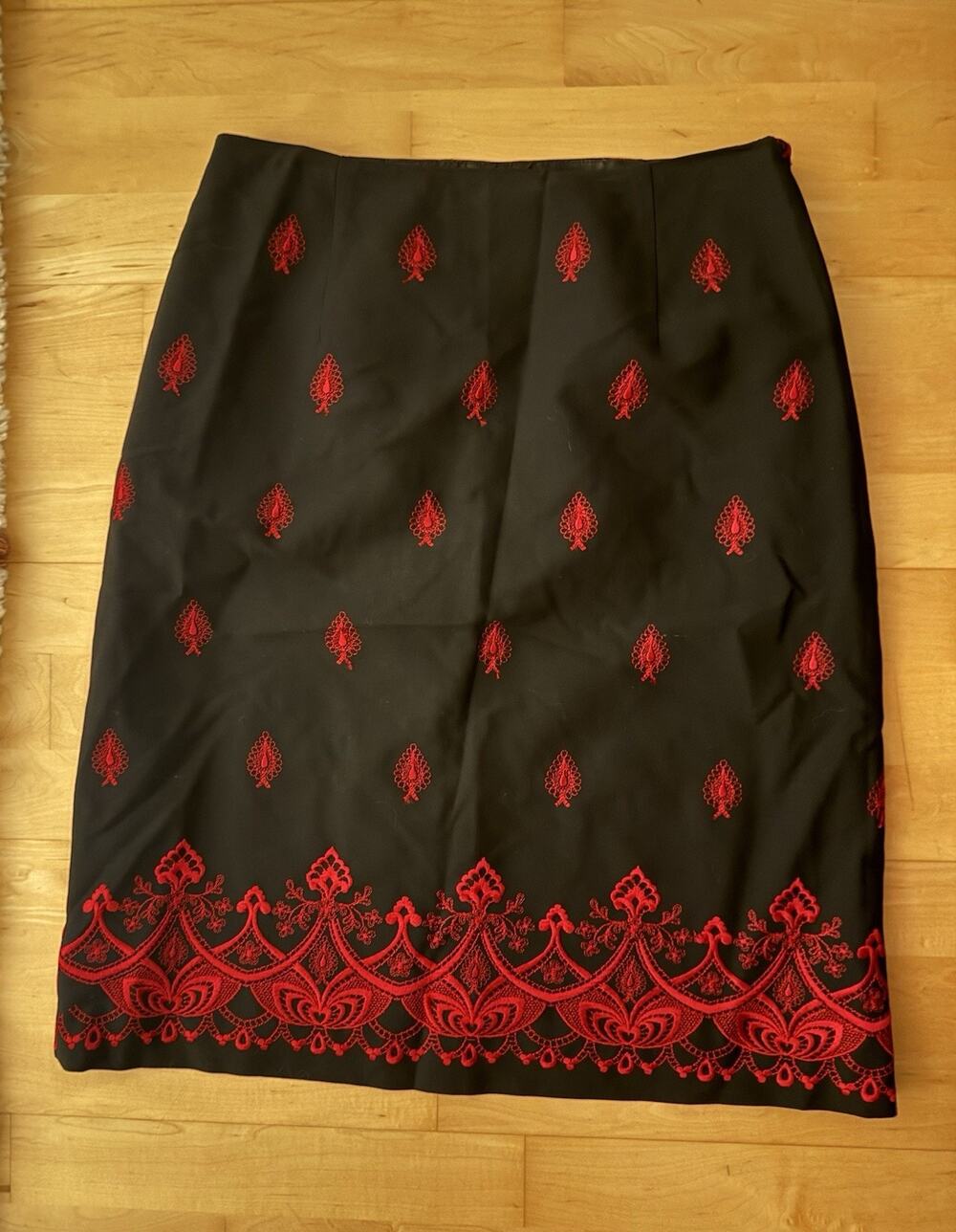 Oscar De la Renta Wool Blend Black Red Embroidery A-Line 8